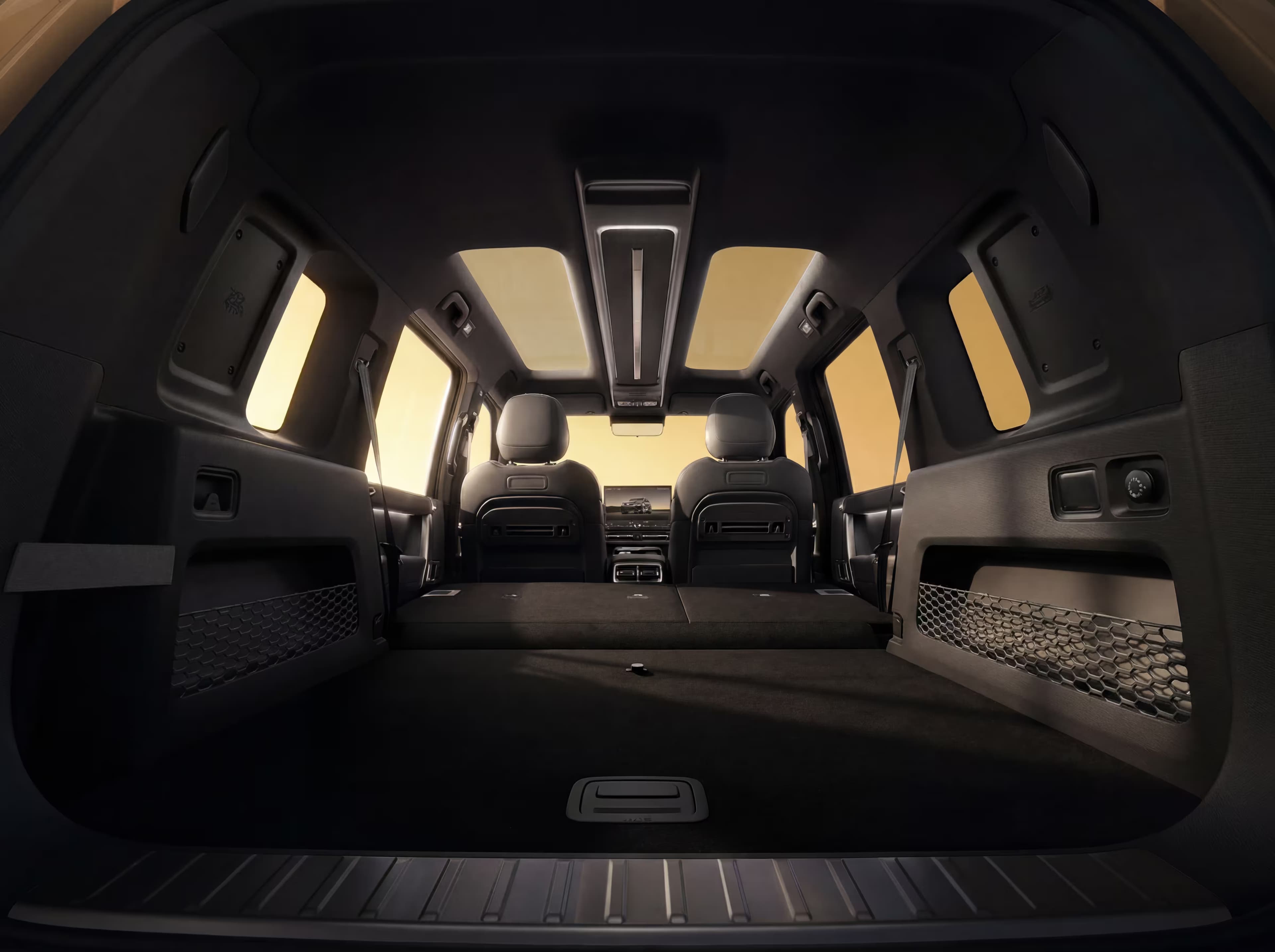 ICAUR V27 Interior